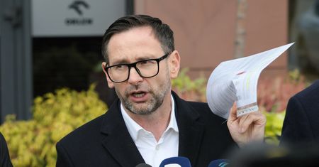 Obajtek ujawnił tajemnicę Orlenu? Dokumenty rodzą pytania prawne
