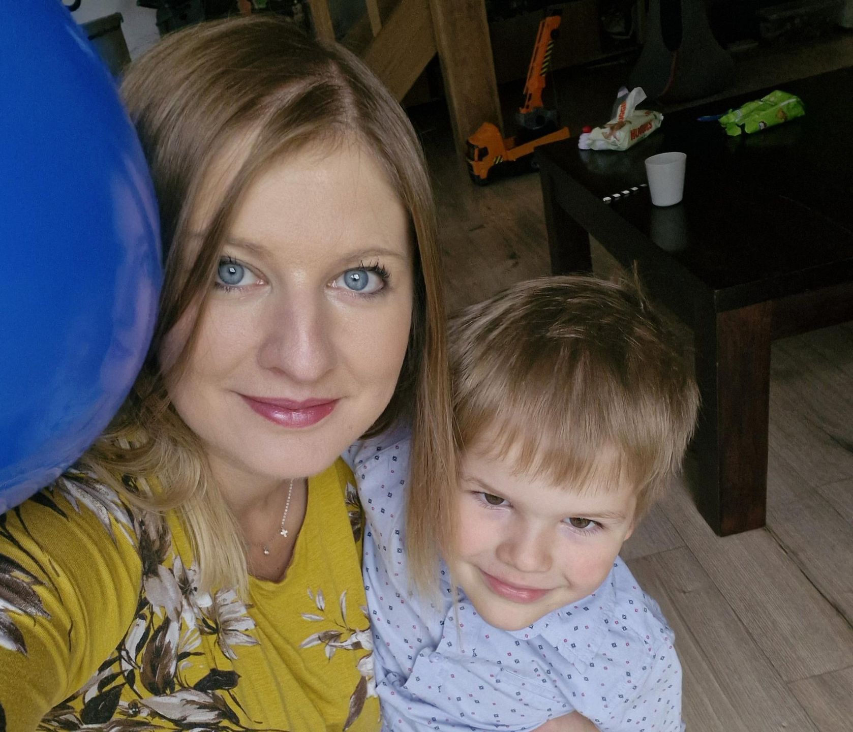 Marta Kardahs z synkiem