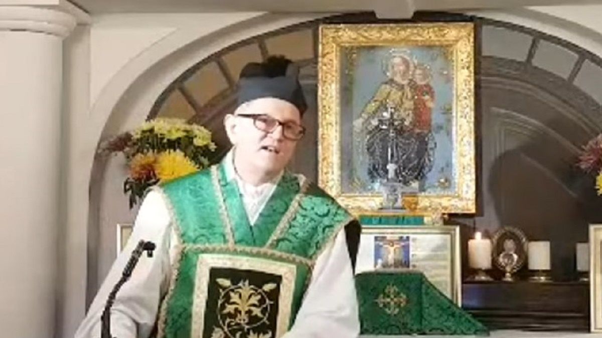 Ksiądz Woźnicki znów się odpalił. "Ty się puszczasz". 