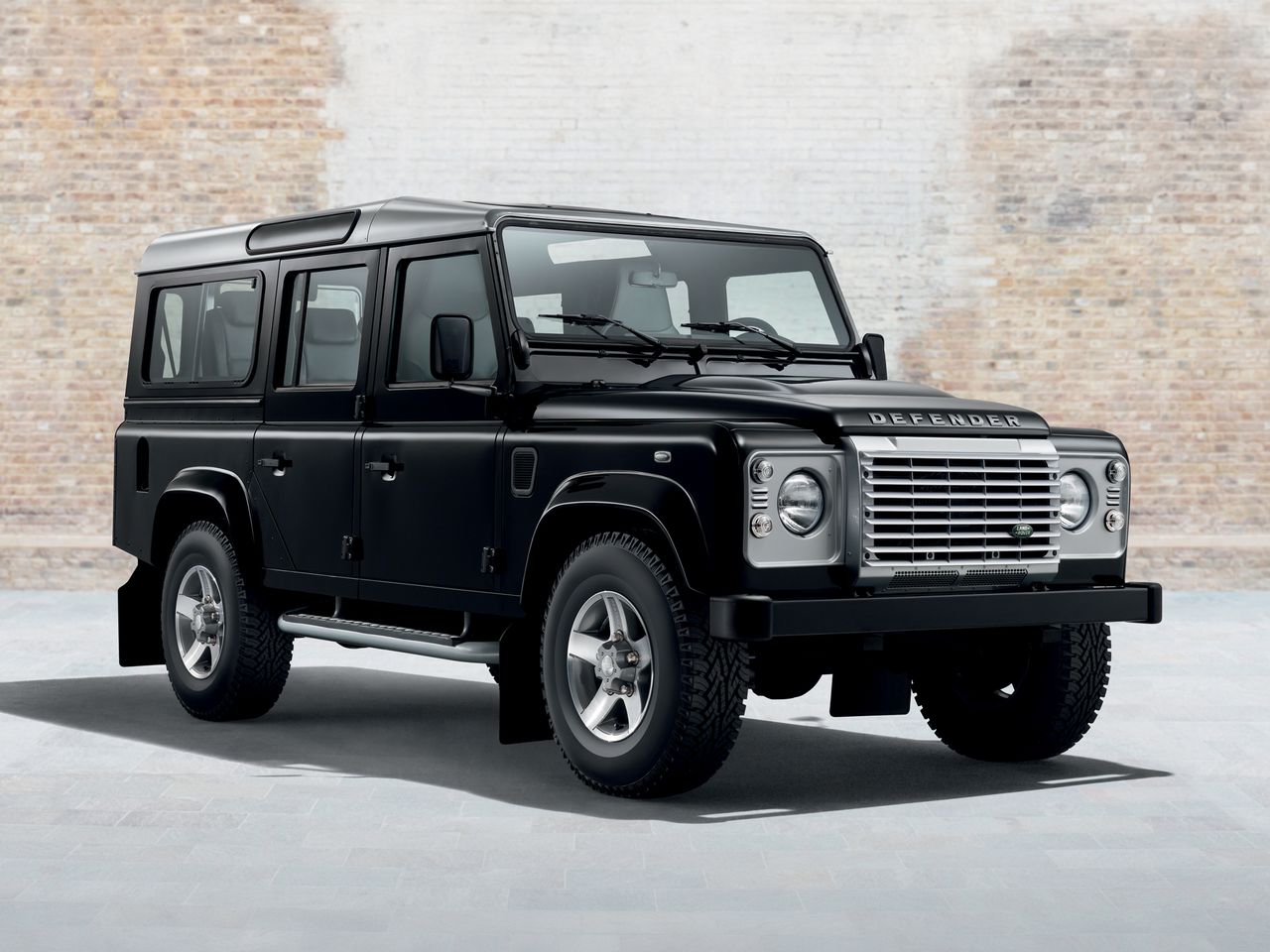 Land Rover Defender 110 Silver Pack (2014)