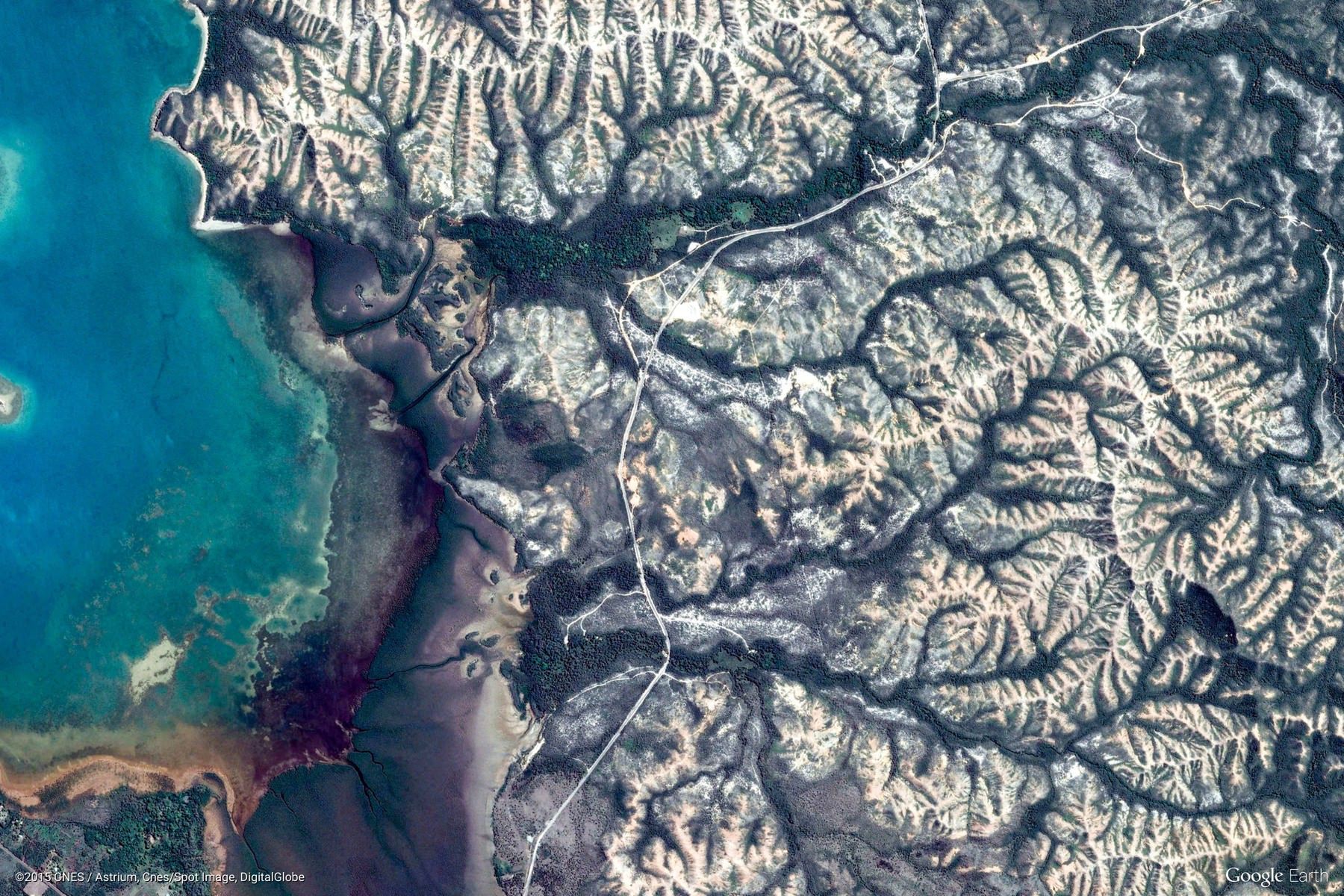 Niezwykłe kolory, kształty i wzory na zdjęciach satelitarnych Ziemi z Google Earth 22