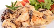 Na obiad często serwuję kurczaka w sosie pieczarkowym. Moja rodzina co chwilę prosi o to danie