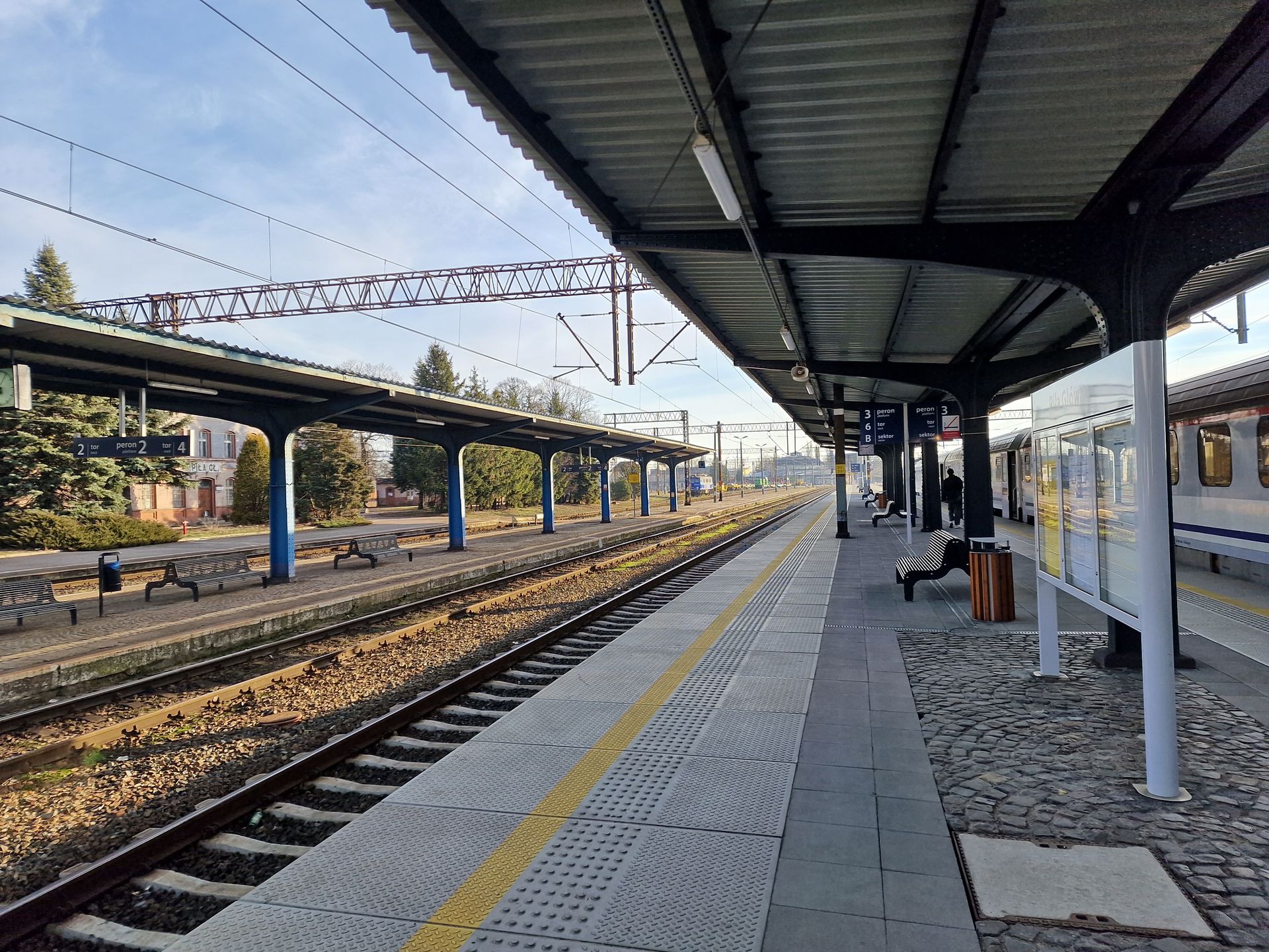 Opad szczęki. Samsung Galaxy S22 Ultra ma niewiarygodnie dobry zoom 22