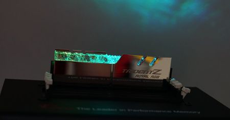 G.Skill Trident Z RGB Royal - pamięci na których można zawiesić oko