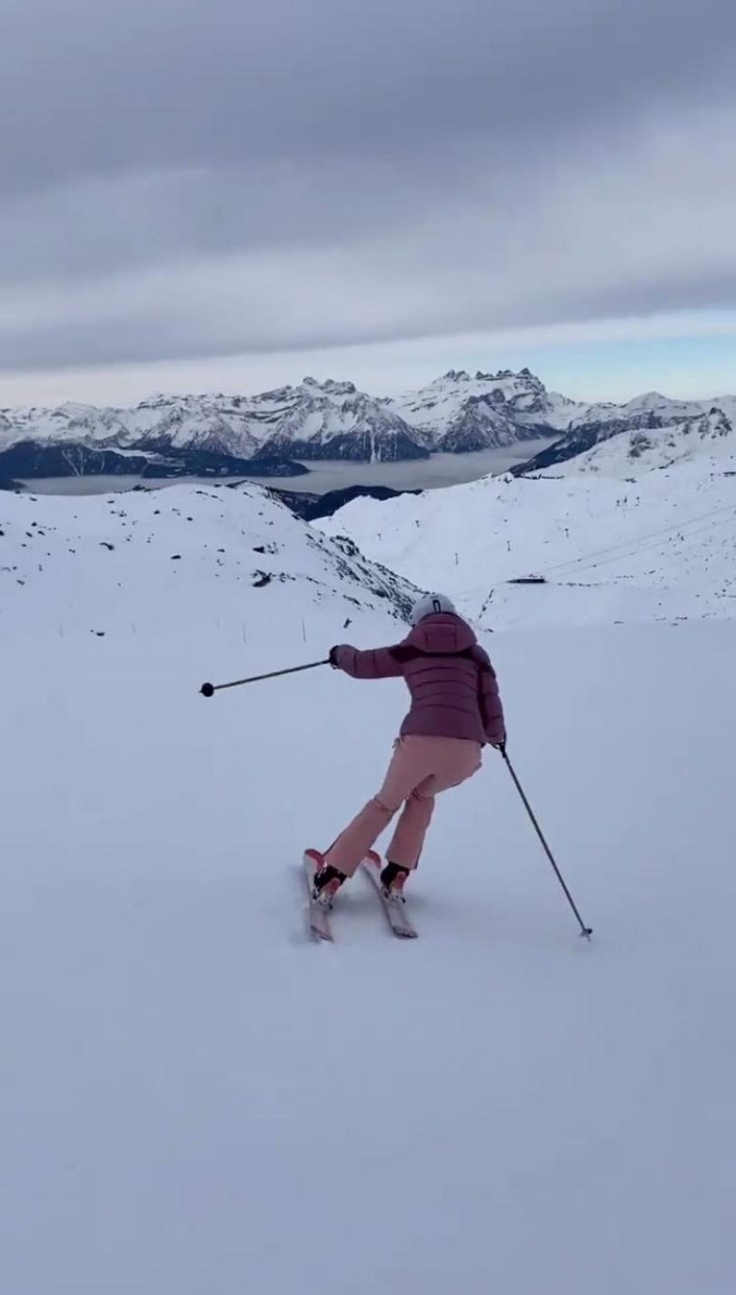 Oliwia Bieniuk szaleje na nartach w szwajcarskim kurorcie