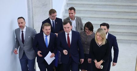 "W obronie chrześcijan". Opozycja bezlitosna dla projektu Ziobry