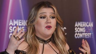 Nowe zdjęcia Kelly Clarkson szokują! Piosenkarka bardzo SCHUDŁA i jest nie do poznania. Imponująca przemiana? (ZDJĘCIA)