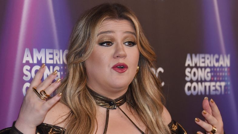 Nowe zdjęcia Kelly Clarkson szokują! Piosenkarka bardzo SCHUDŁA i jest nie do poznania. Imponująca przemiana? (ZDJĘCIA)