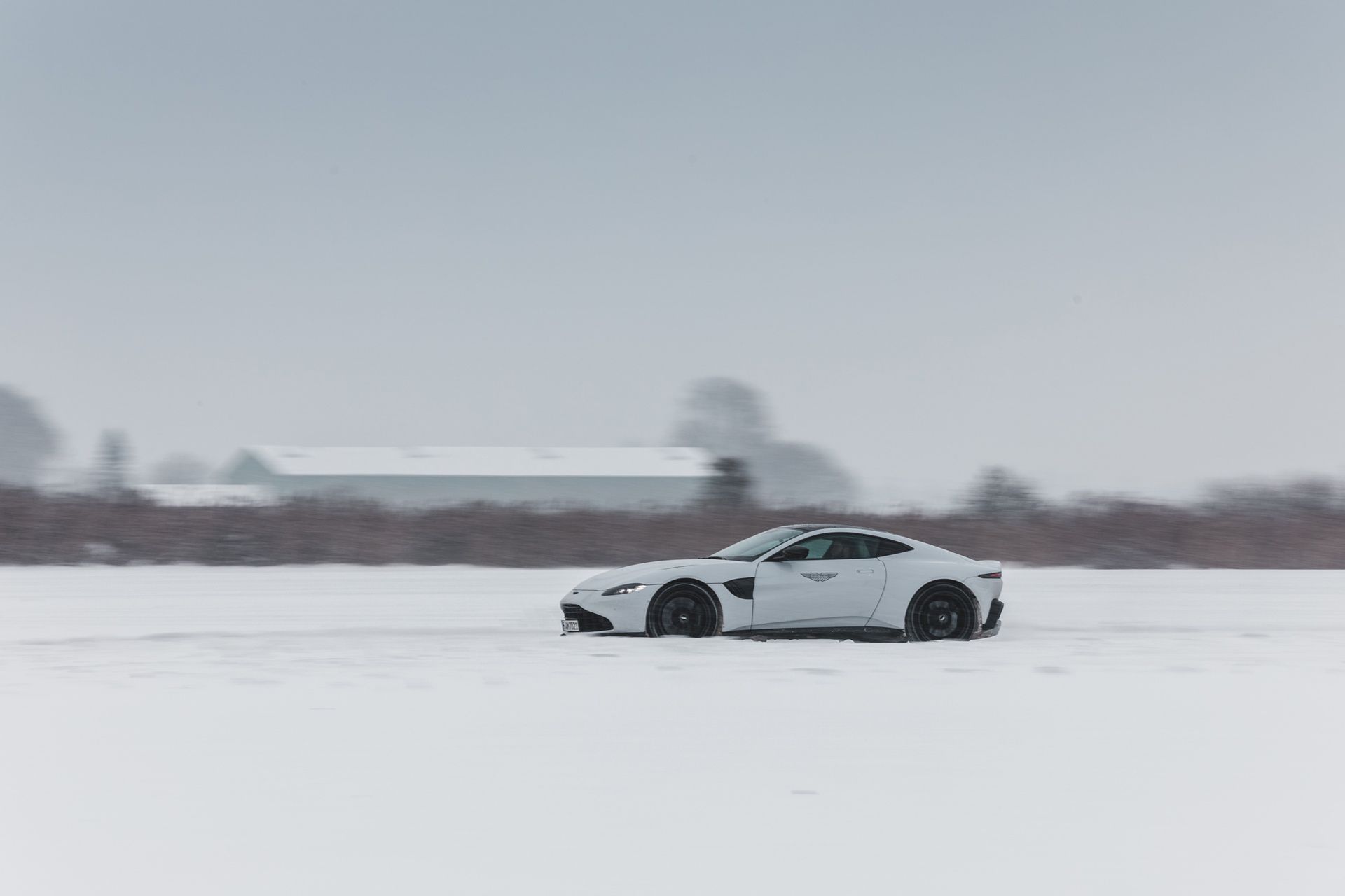 Aston Martin Vantage (2022)