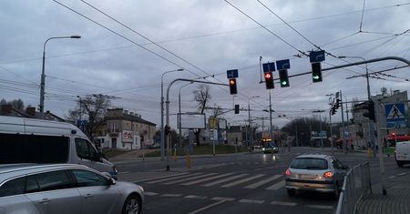 Lublin: Dwa sygnalizatory nad jednym pasem. Kierowcy pogubieni w nowej organizacji ruchu