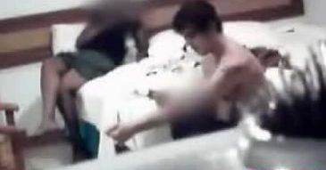 Chłopak Kate Moss wstrzykuje sobie kokainę (zobacz wideo)