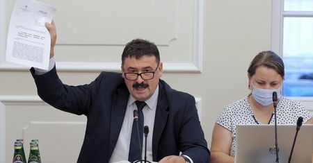 Długa lista zarzutów wobec ministra Grzegorza Pudy. Ale na dyskusji się skończyło