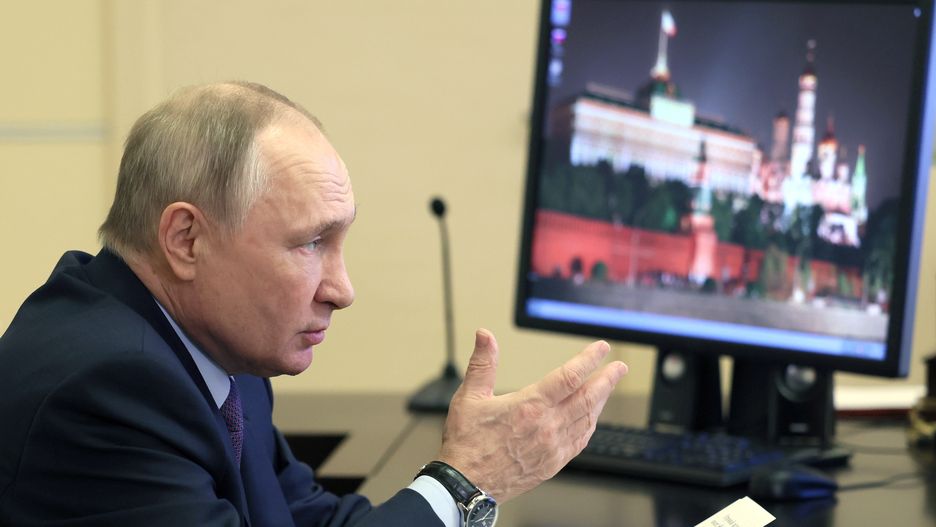 Władimir Putin może się zmagać z "kretami" w służbach, twierdzi były funkcjonariusz CIA.