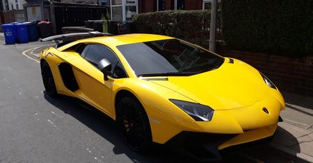 Brytyjska policja zajęła lamborghini. Właściciel przyjechał nim odebrać inne zarekwirowane auto