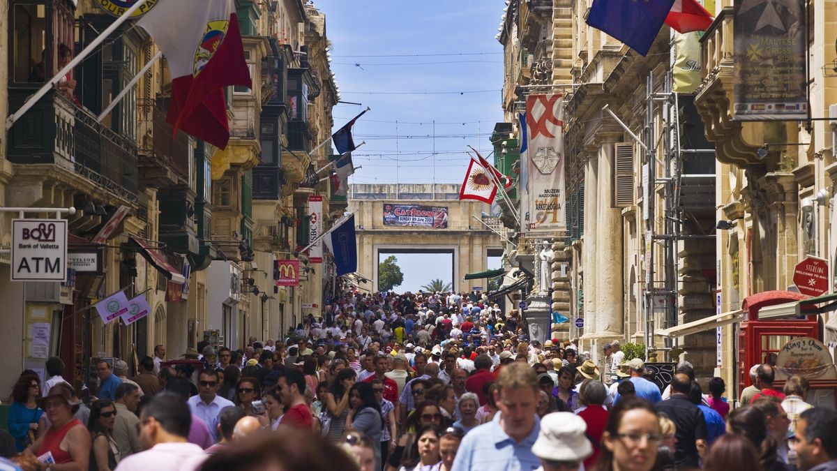 Ulica Republiki w Vallettcie zawsze jest pełna turystów