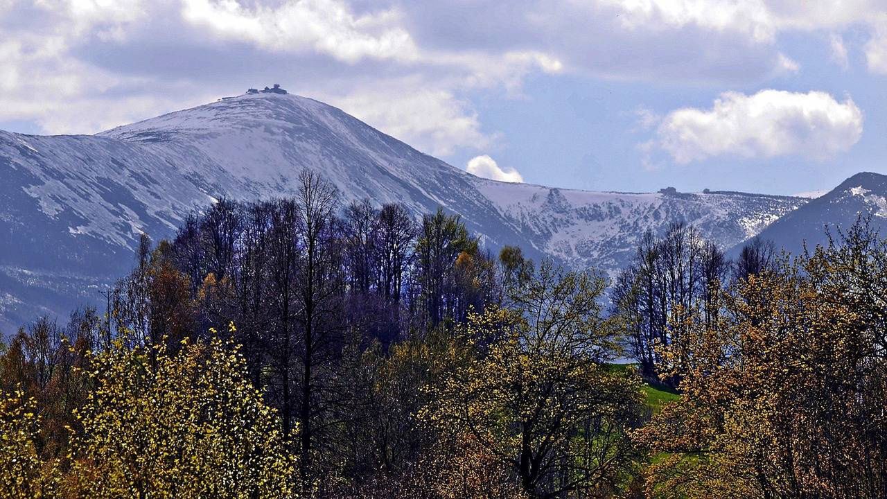 Są po amputacjach, ale to nie przeszkadza im w zdobyciu Śnieżki. Wejdą na szczyt w szczytnym celu, by co roku pomagać chorym. Brawo dla nich