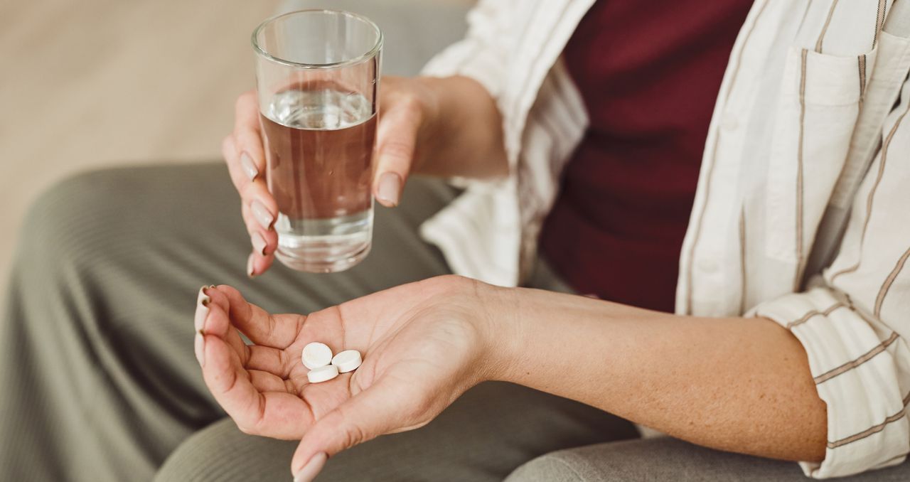Fitohormony i suplementy na menopauzę. Co mogą wspierać, a czego nie zastąpią?