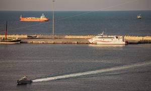 Cieśnina Ormuz: Kolejny atak na statki wzmaga paraliż transportu