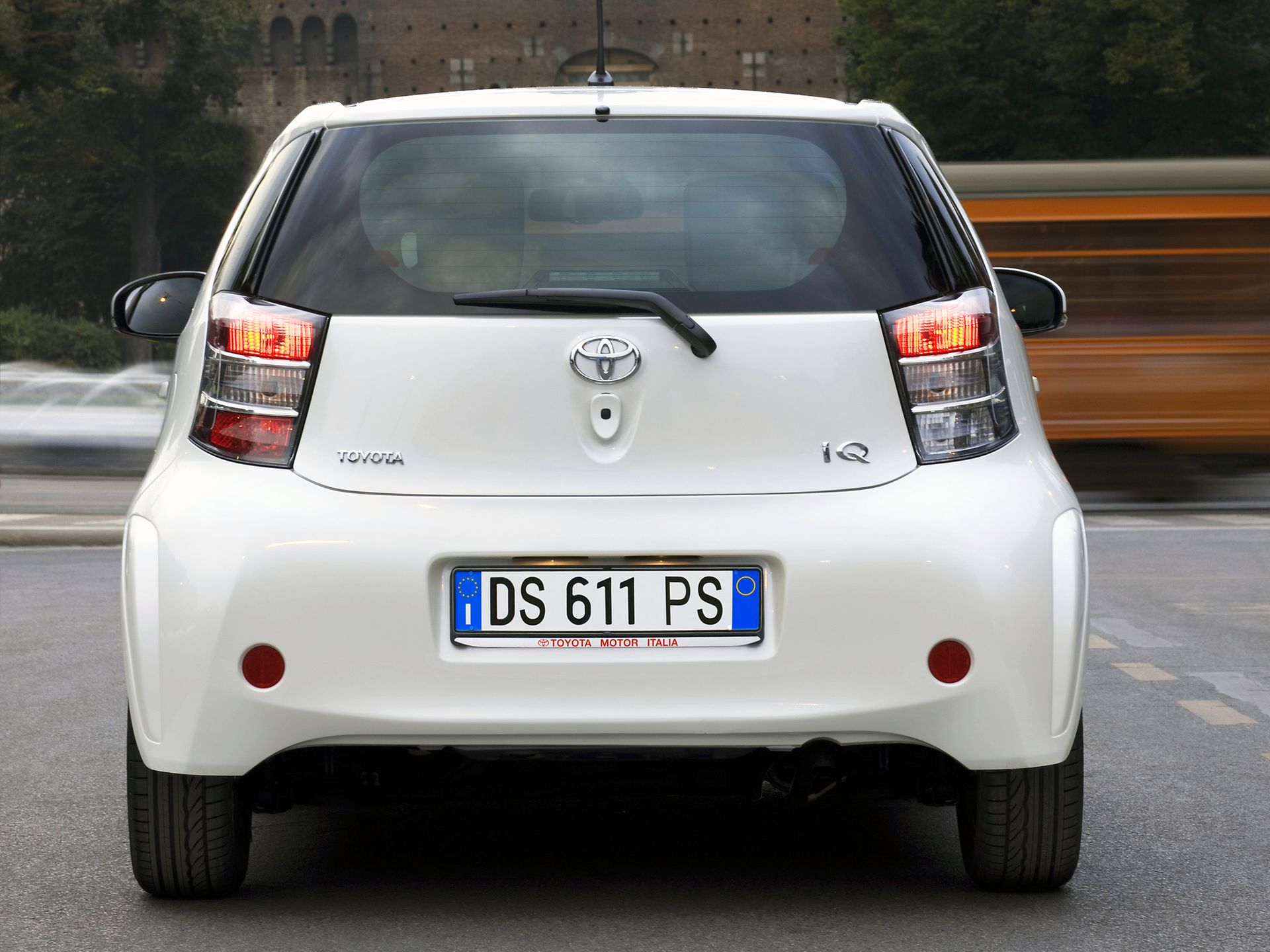 Toyota iQ 5