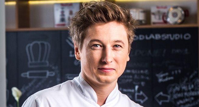 Grzegorz Łapanowski poprowadzi program „Misja stołówka” w Polsat Cafe