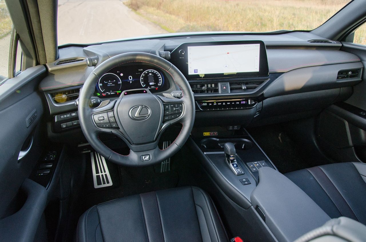 Lexus UX 300h AWD