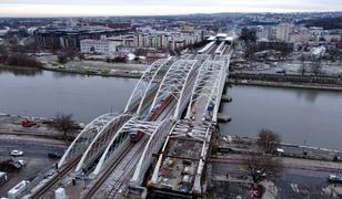 Nowy most kolejowy w Krakowie na ukończeniu. Oto kiedy pojadą nim pociągi