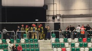 Hokej: Drugi dzień z rzędu alarm i ewakuacja. Co się dzieje w polskiej lidze?