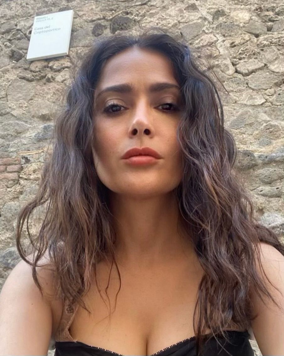 Salma Hayek znów zachwyciła internautów. Co za figura!
