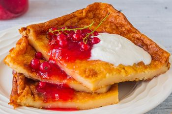 Zamiast stać przy patelni wsadzam do piekarnika i gotowe. Te fińskie naleśniki szybko zastąpią ci zwykłe