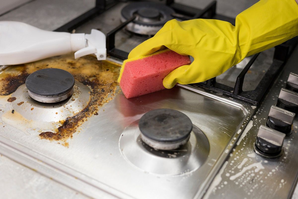 This way, you'll quickly clean even heavily soiled stove burners.