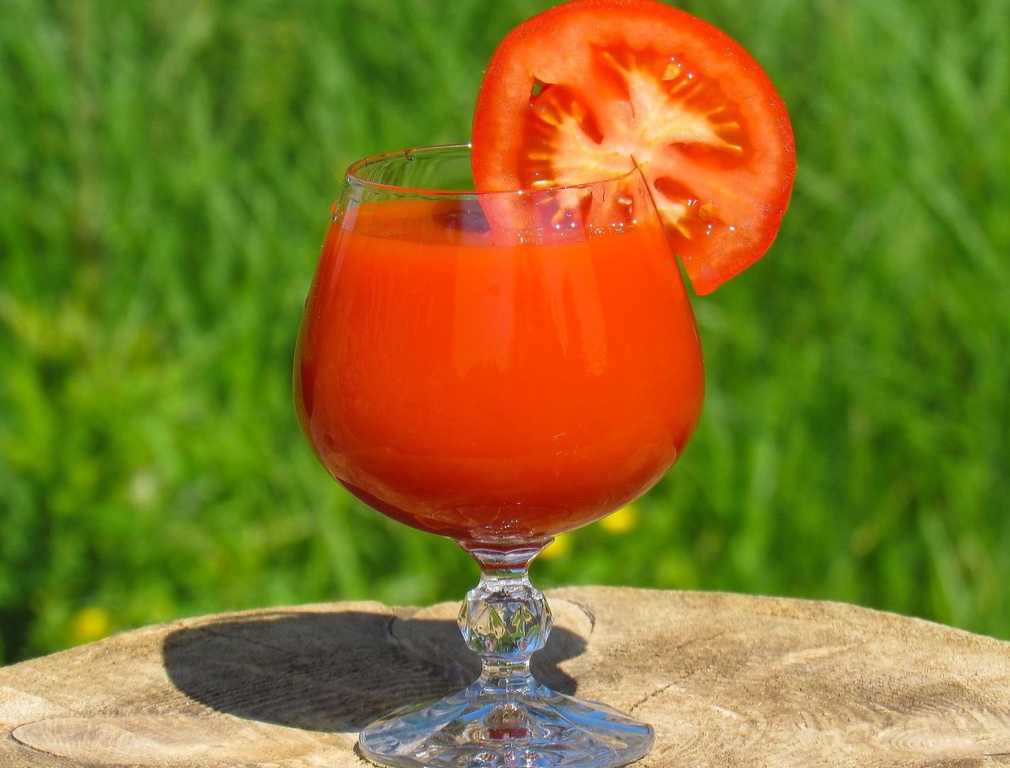 Przepis na sok z pomidorów. Skutecznie obniży ciśnienie