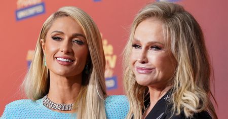 Najgorsze stylizacje tygodnia. Paris Hilton i jej mama celowały w róż, ale spudłowały
