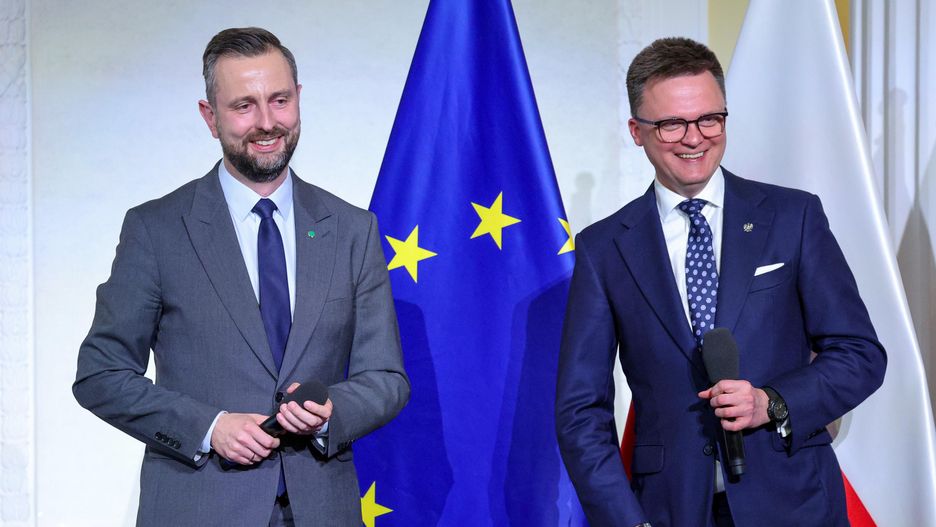 W�adys�aw Kosiniak-Kamysz, Szymon Ho�ownia
Warszawa, 23.04.2025. Wybory Prezydenta RP 2025 - kampania. Kandydat Trzeciej Drogi w zbli�aj�cych si� wyborach na fotel prezydenta RP, marsza�ek Sejmu Szymon Ho�ownia (P) i wicepremier, minister obrony narodowej W�adys�aw Kosiniak-Kamysz (L) podczas konferencji "Bezpieczna Polska", 23 bm. w Hotelu Bellotto w Warszawie. (doro) PAP/Szymon Pulcyn
Szymon Pulcyn
Hotel Bellotto, kampania, konferencja, Kosiniak Kamysz, polityk, polityka, prasowa, prezydenckie, wybory