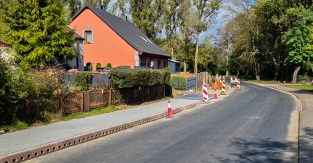 Wysoka Mała: Budują nowy chodnik. Będzie bezpieczniej