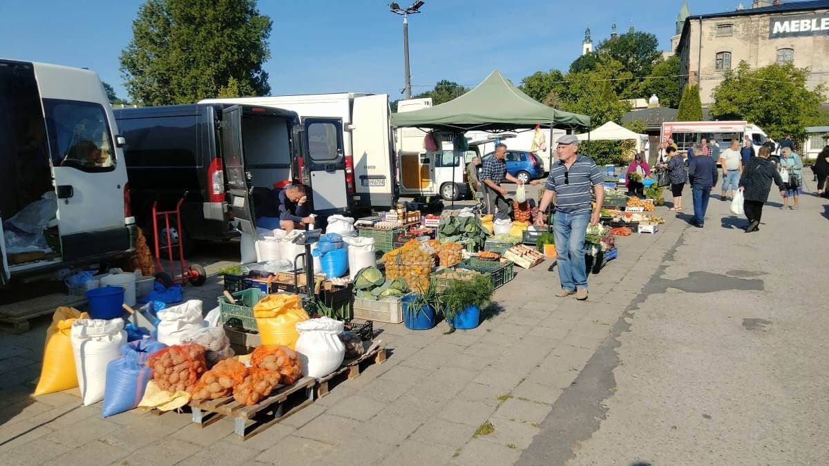 Handel na Targu Pod Zamkiem