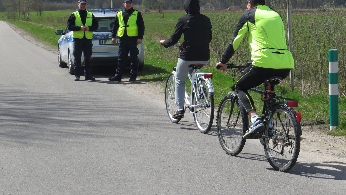 Wiele osób w Polsce również chciałoby obowiązkowych tablic rejestracyjnych na rowerach. Na razie na dwóch kółkach najłatwiej otrzymać mandat za brak maseczki