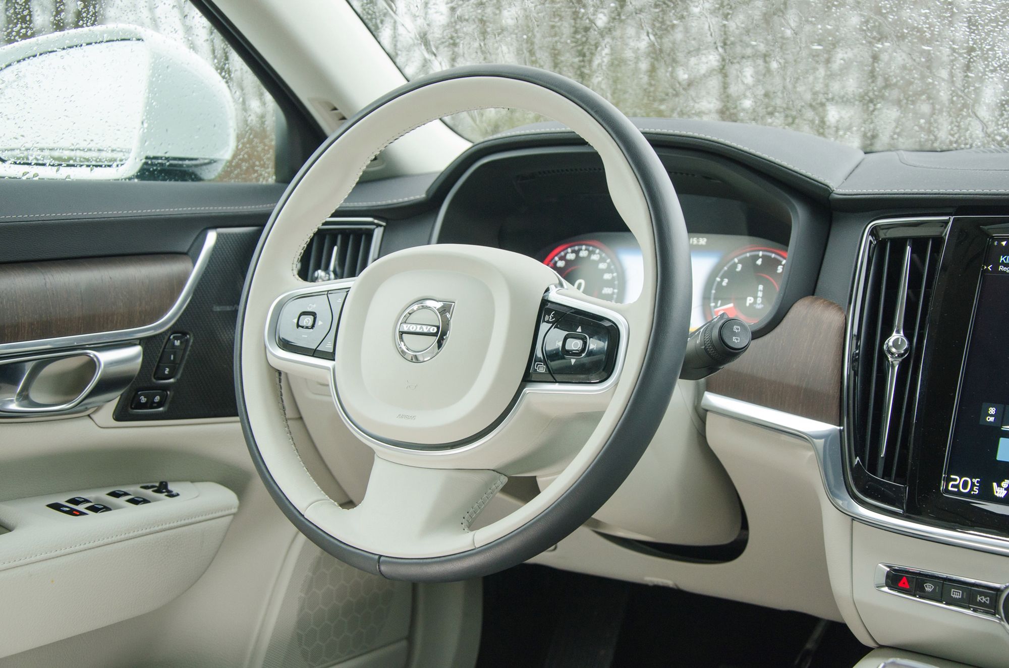 Volvo V90