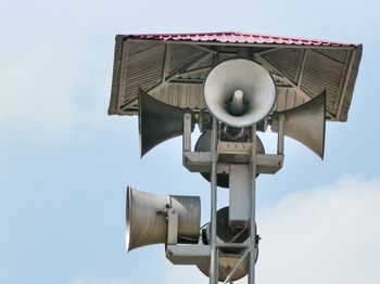 Sygnały alarmowe w Parku Miejskim w Ostrowcu. To część sobotniego treningu