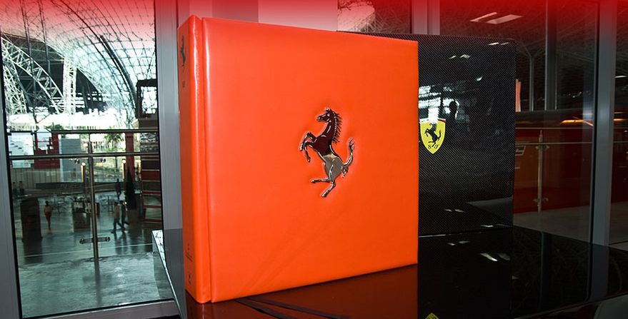 Źródło: http://store.ferrari.com/