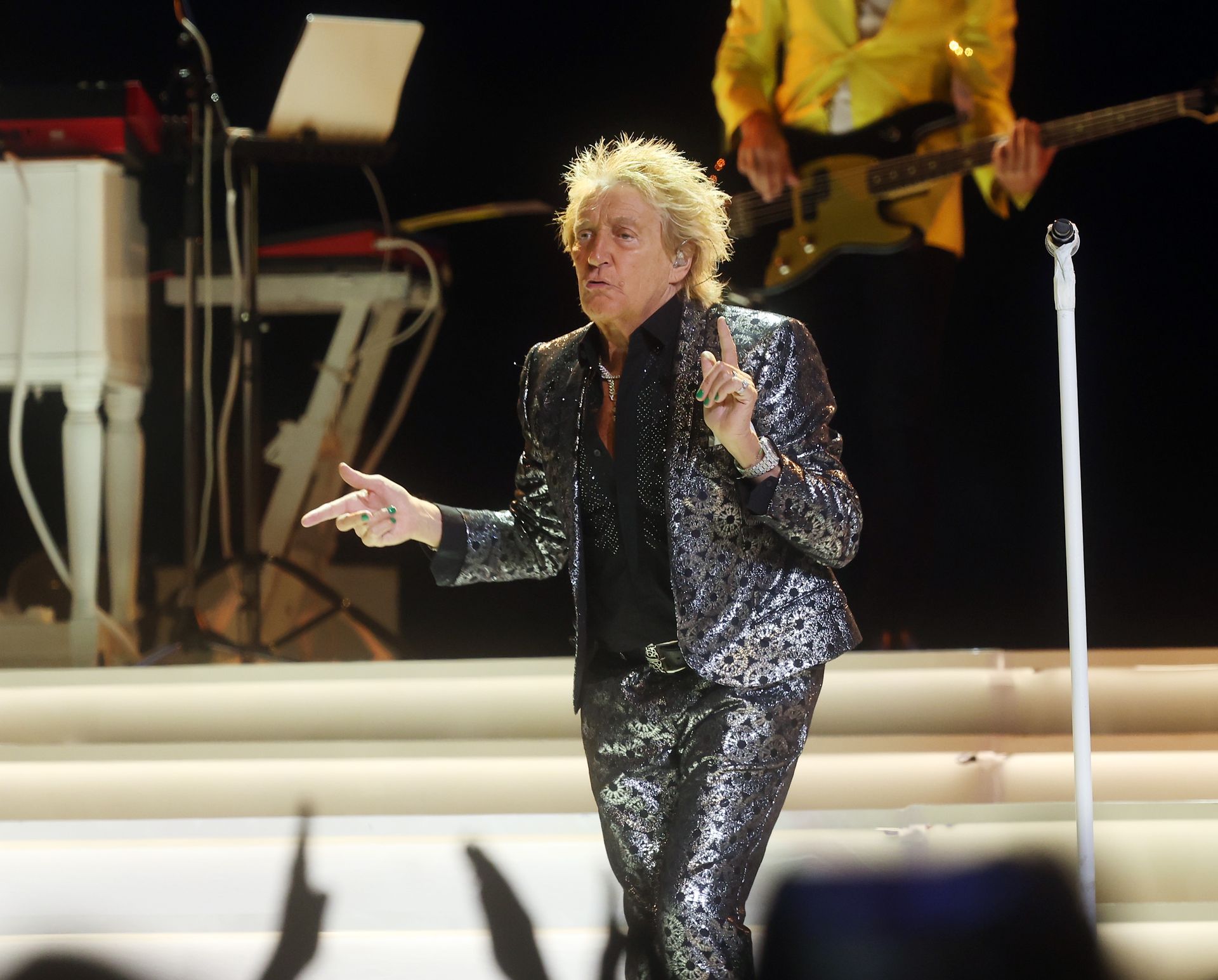 Rod Stewart pod ostrzałem fanów. Dzień wcześniej odwołał koncert
