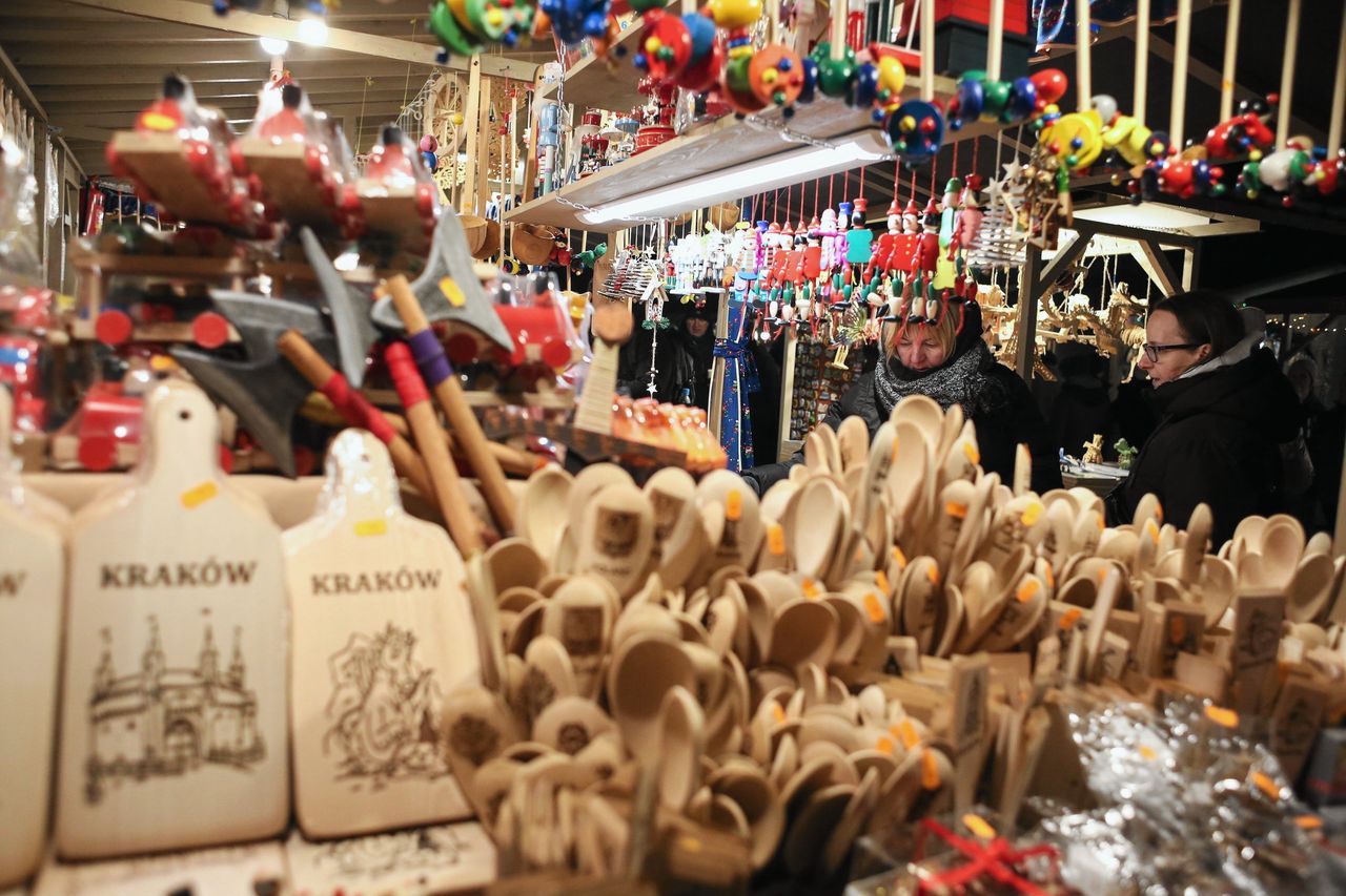 Jarmark świąteczny w Krakowie. Ceny już wyższe niż przez tygodniem