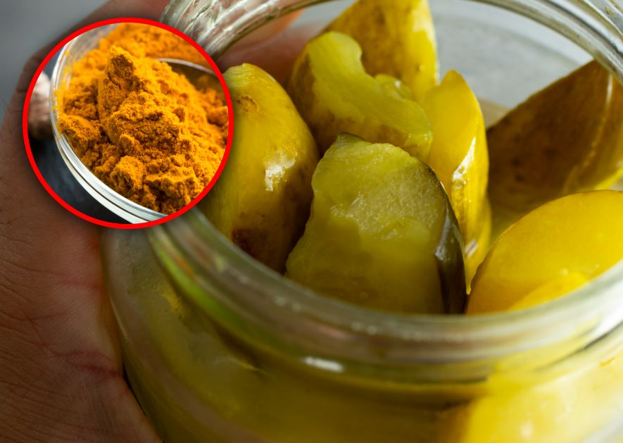 Przepis na ogórki z kurkumą. Tak smaczne, że słoiki znikną, zanim się obejrzysz