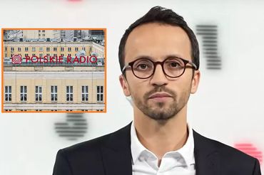 Samuel Pereira na tle siedziby Polskiego Radia