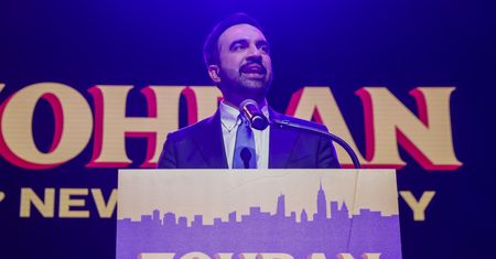 Zohran Mamdani nowym burmistrzem Nowego Jorku. Demokraci wygrali kluczowe wybory w USA tym programem