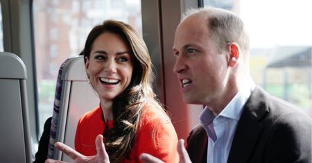 Brytyjska prasa wycina księcia Williama ze zdjęć z Kate Middleton. Królewska pisarka zdradza: "Trochę go to niepokoi"