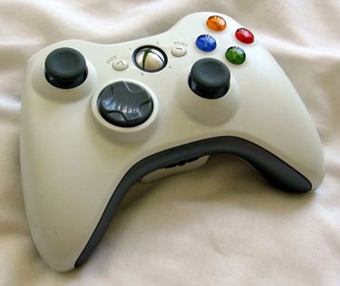 Który kontroler jest lepszy: Xbox 360 Controller vs Dual Shock 3 3