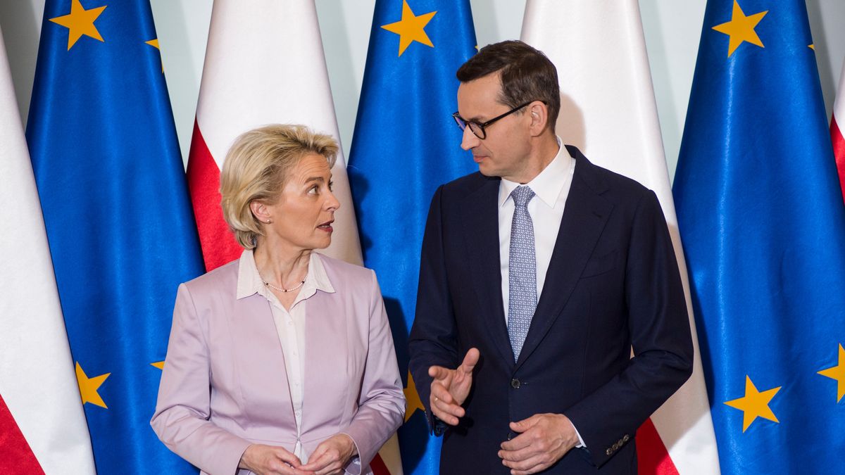 W czerwcu 2022 roku kierowana przez Ursulę von der Leyen Komisja Europejska zatwierdziła KPO dla Polski, choć nie wypłaciła pieniędzy rządowi Mateusza Morawieckiego