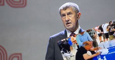 Czechy. Antyszczepionkowcy zaatakowali premiera jajkami