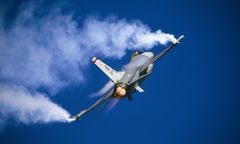 Rosyjskie samoloty nieopodal Alaski. Amerykańskie F-16 poderwane