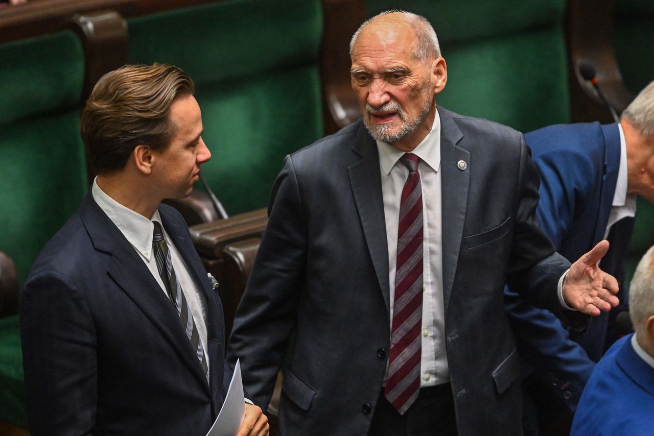 Krzysztof Bosak i Antoni Macierewicz w Sejmie